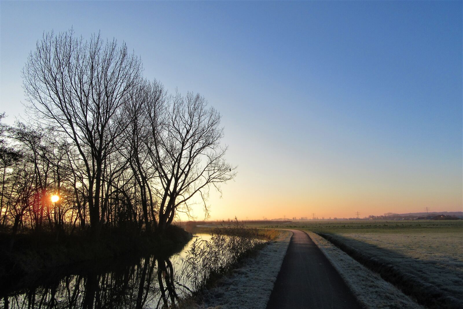 Canon PowerShot SX610 HS sample photo. Winter, sunrise, cold photography