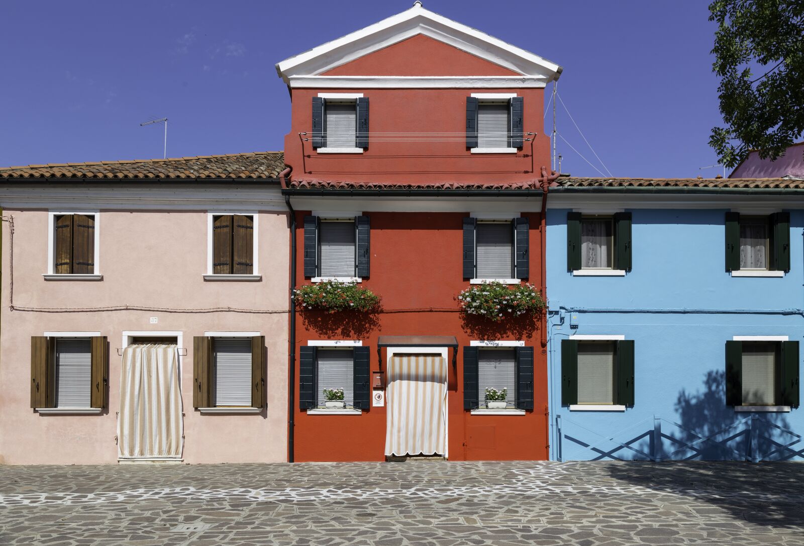 Canon EOS 6D + Canon EF 24-105mm F4L IS USM sample photo. Coloured house, venice, burano photography