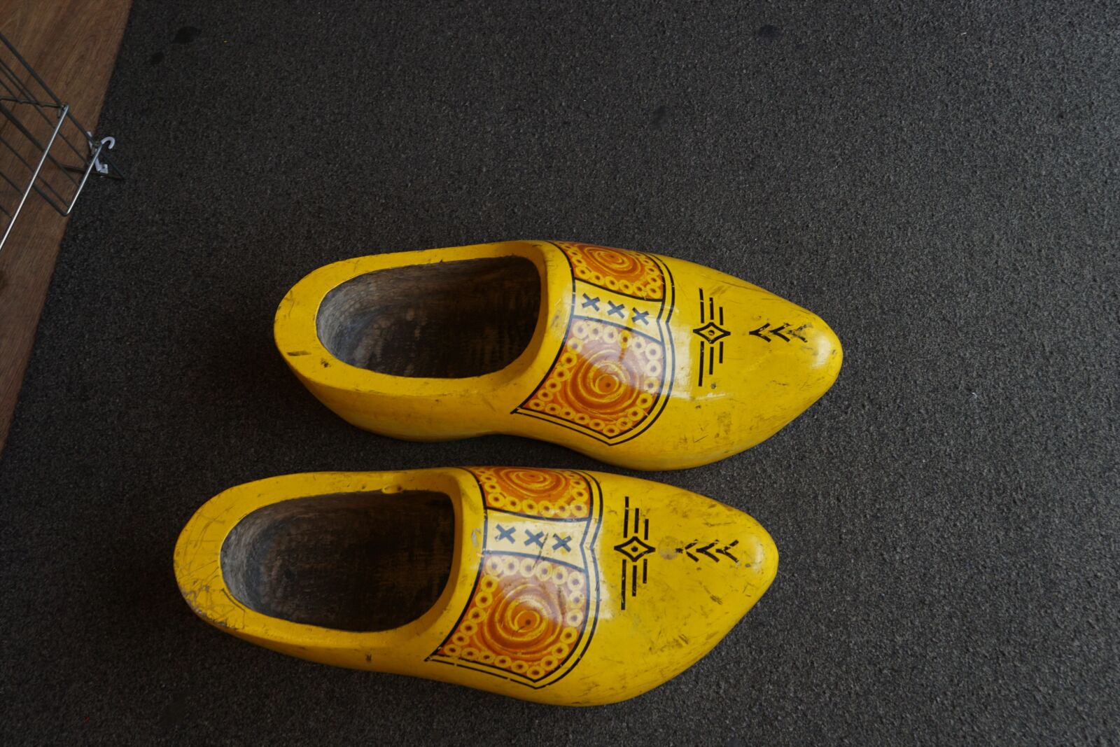 Sony ILCA-77M2 + Sony DT 16-50mm F2.8 SSM sample photo. Holland, shoes, tradition photography