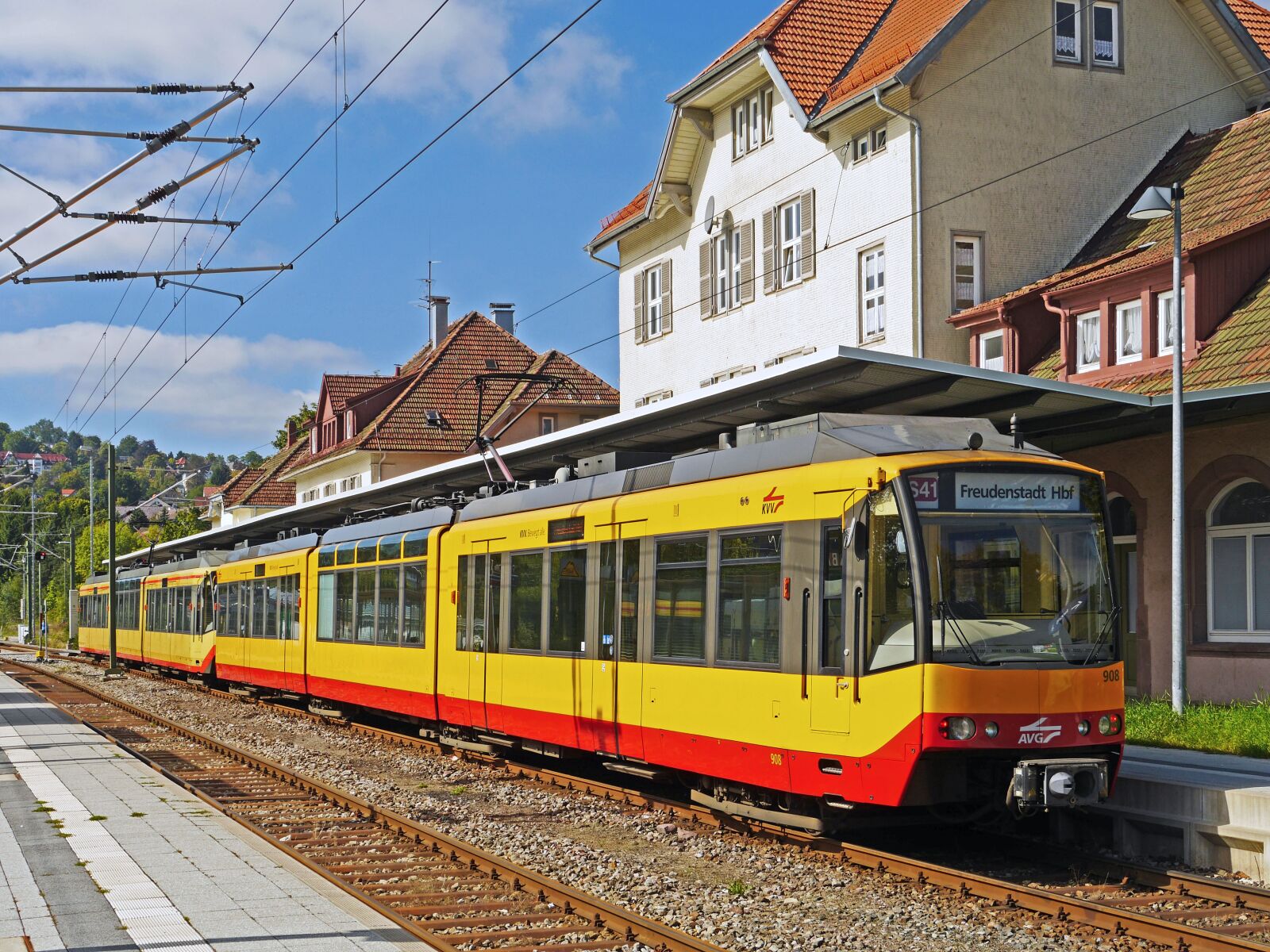 Panasonic Lumix DMC-GH3 sample photo. Joy city hbf, tram photography
