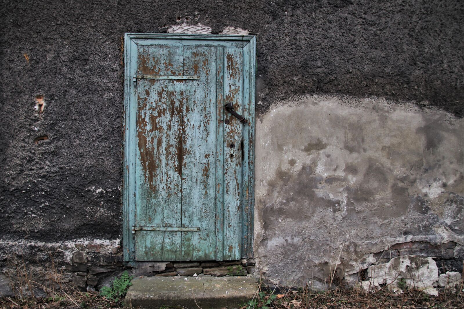 Canon EOS 80D sample photo. Old plaster, lost places photography