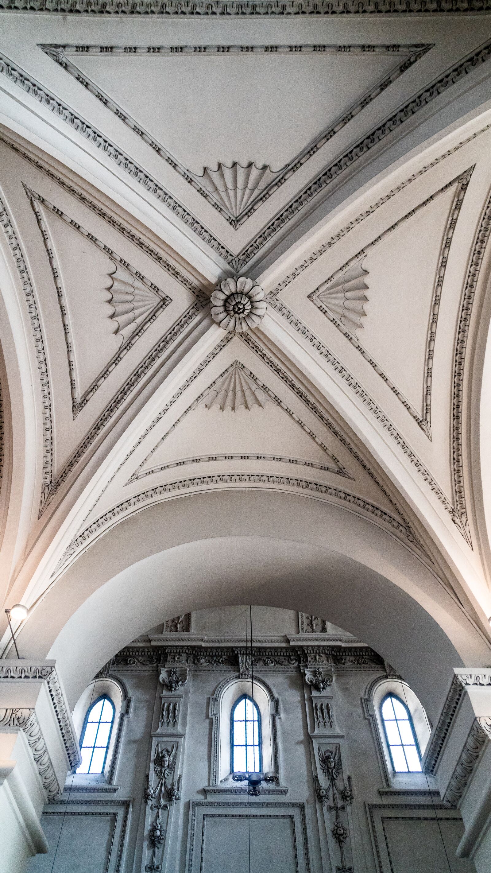 Sony a6500 + Sony Vario-Tessar T* E 16-70mm F4 ZA OSS sample photo. Church, blanket, roof photography