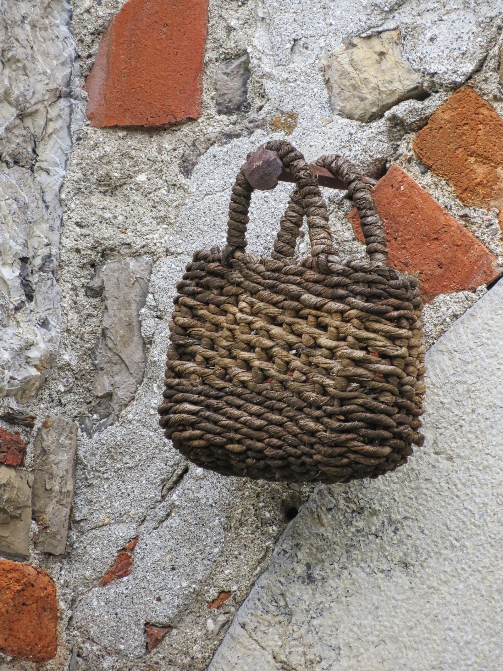 Canon PowerShot SX40 HS sample photo. Wicker, bag, straw photography