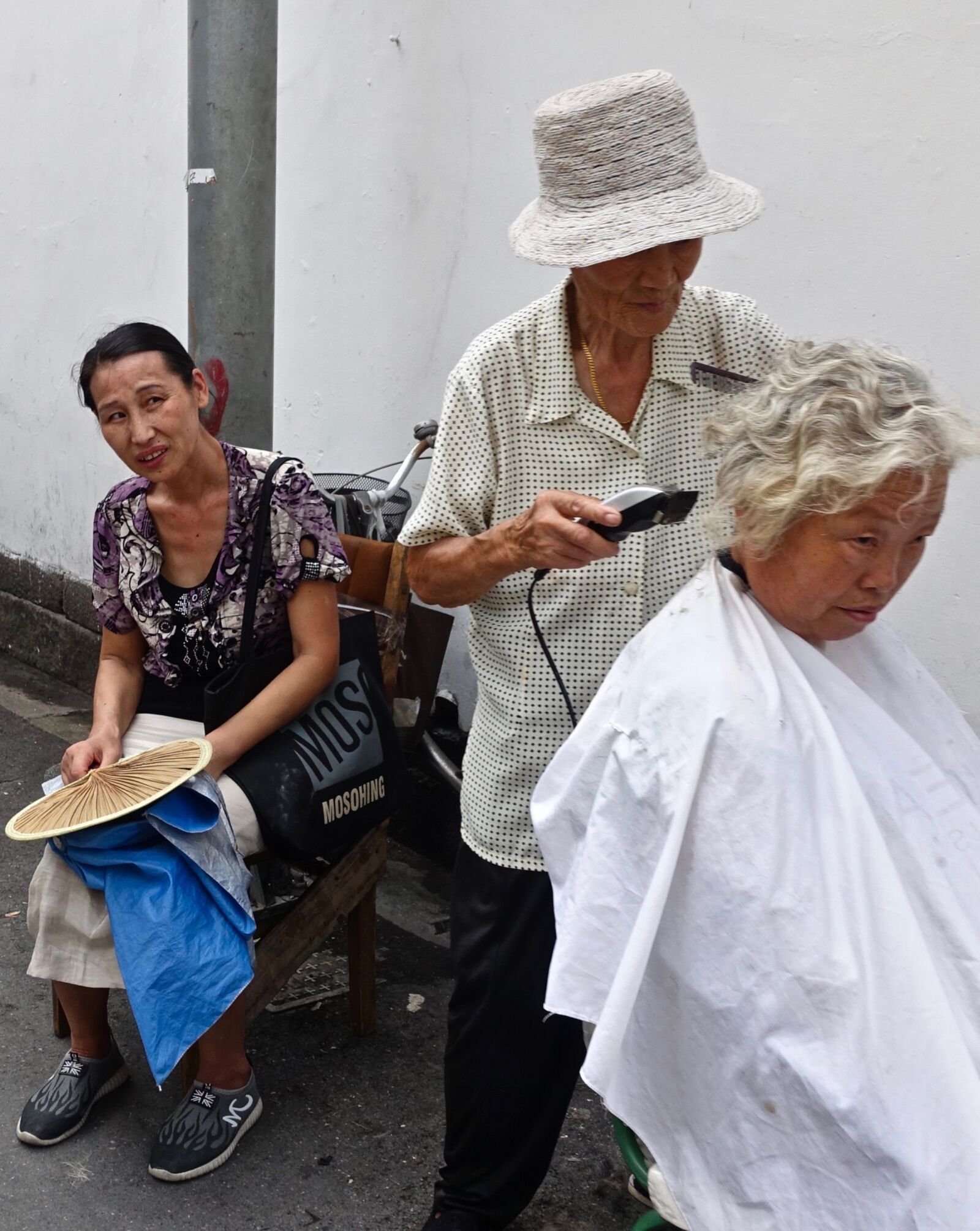 Sony Cyber-shot DSC-RX100 III sample photo. Barber, hair, china photography