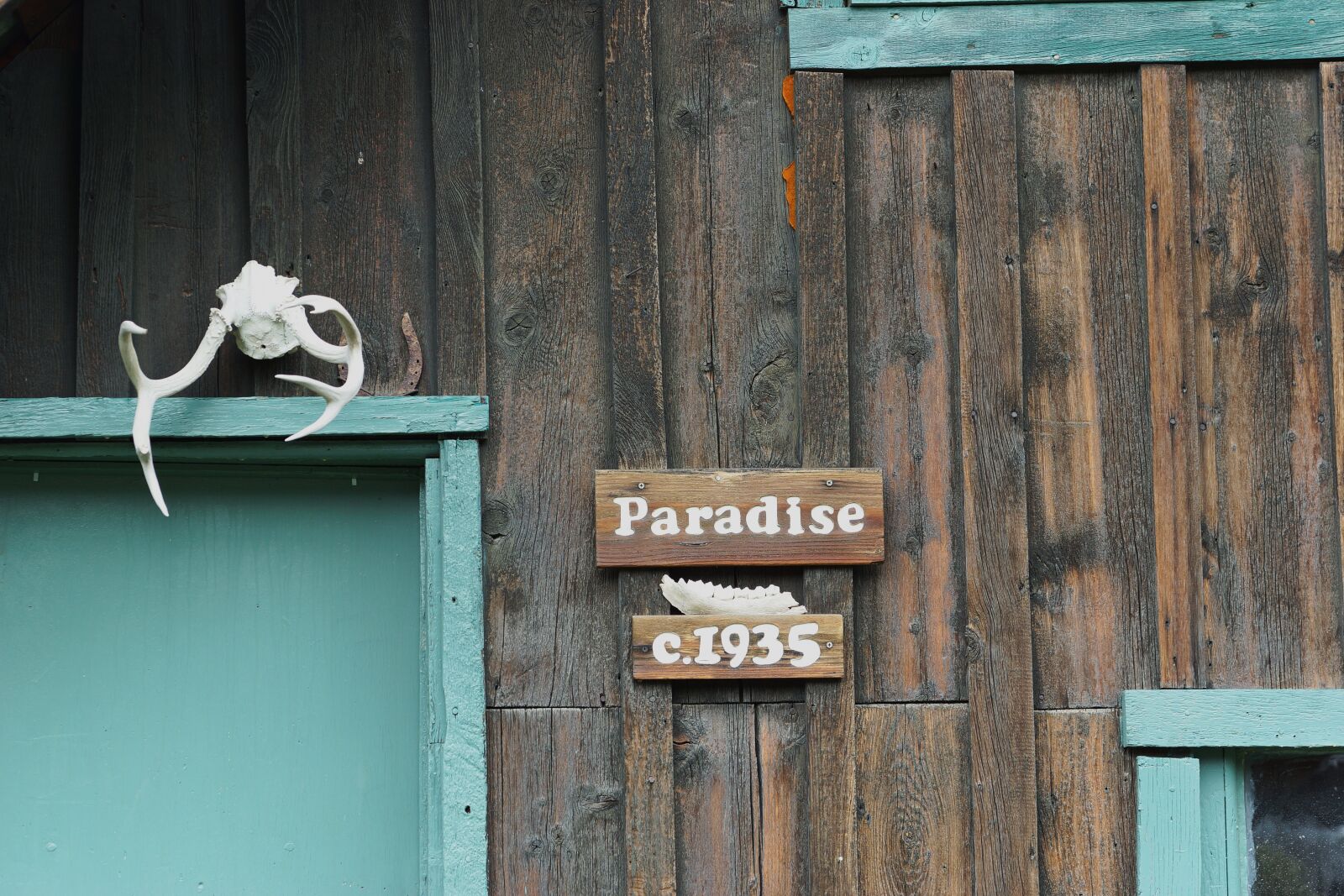 Sony SLT-A65 (SLT-A65V) sample photo. Old, wood, building photography
