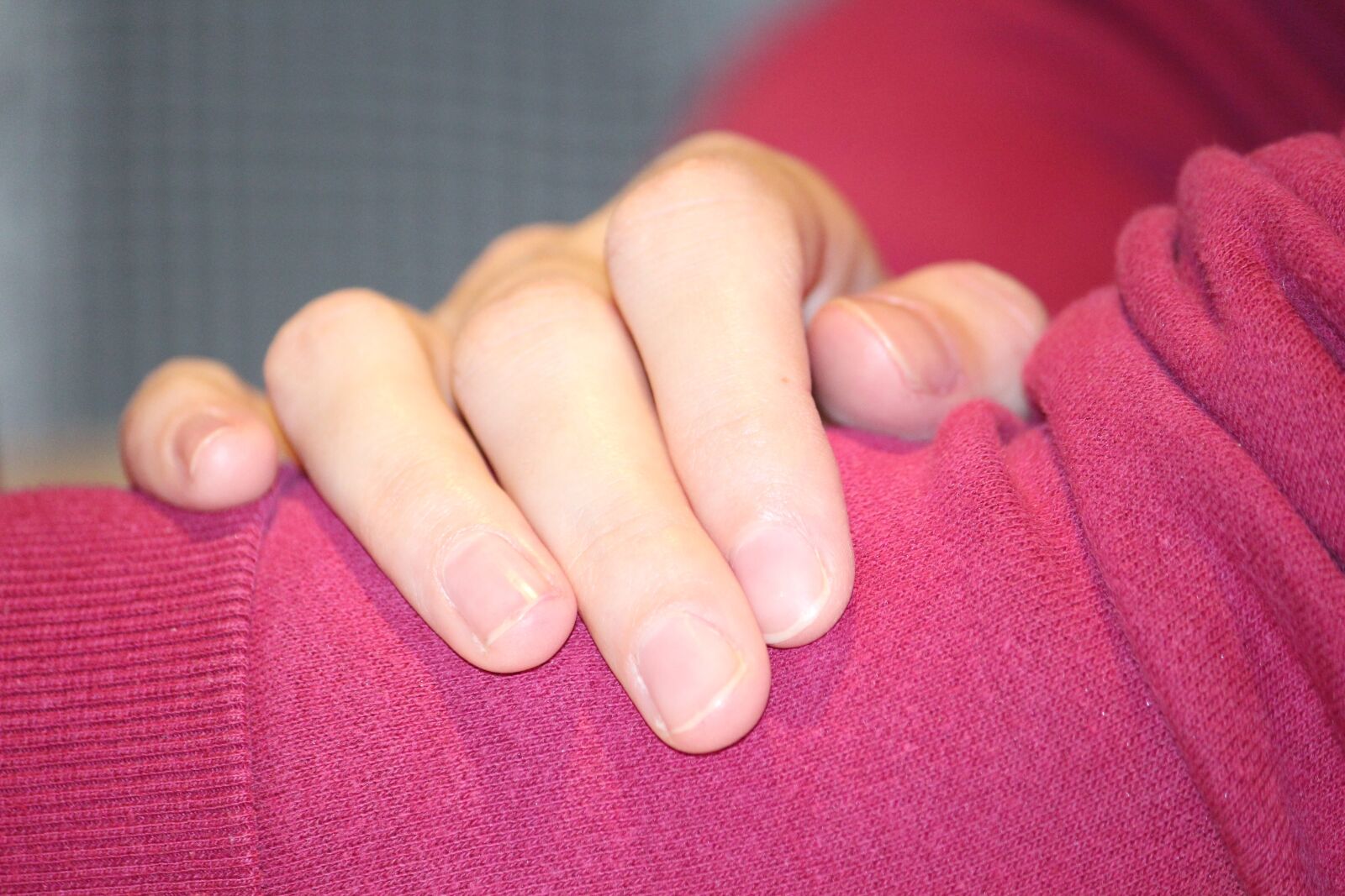 Canon EOS 650D (EOS Rebel T4i / EOS Kiss X6i) sample photo. Woman, hand, rest photography