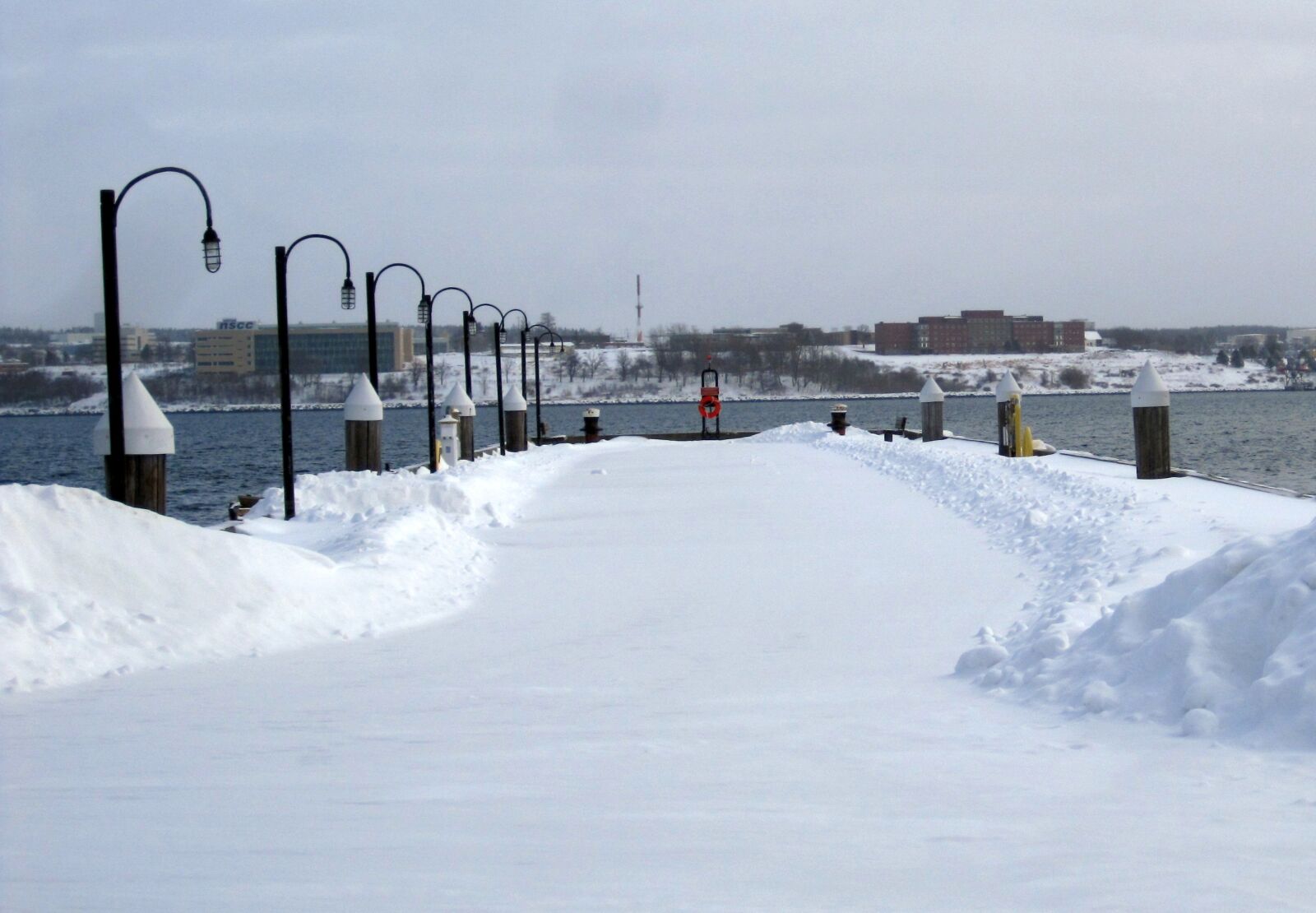 Canon PowerShot SD780 IS (Digital IXUS 100 IS / IXY Digital 210 IS) sample photo. Halifax, waterfront, winter photography
