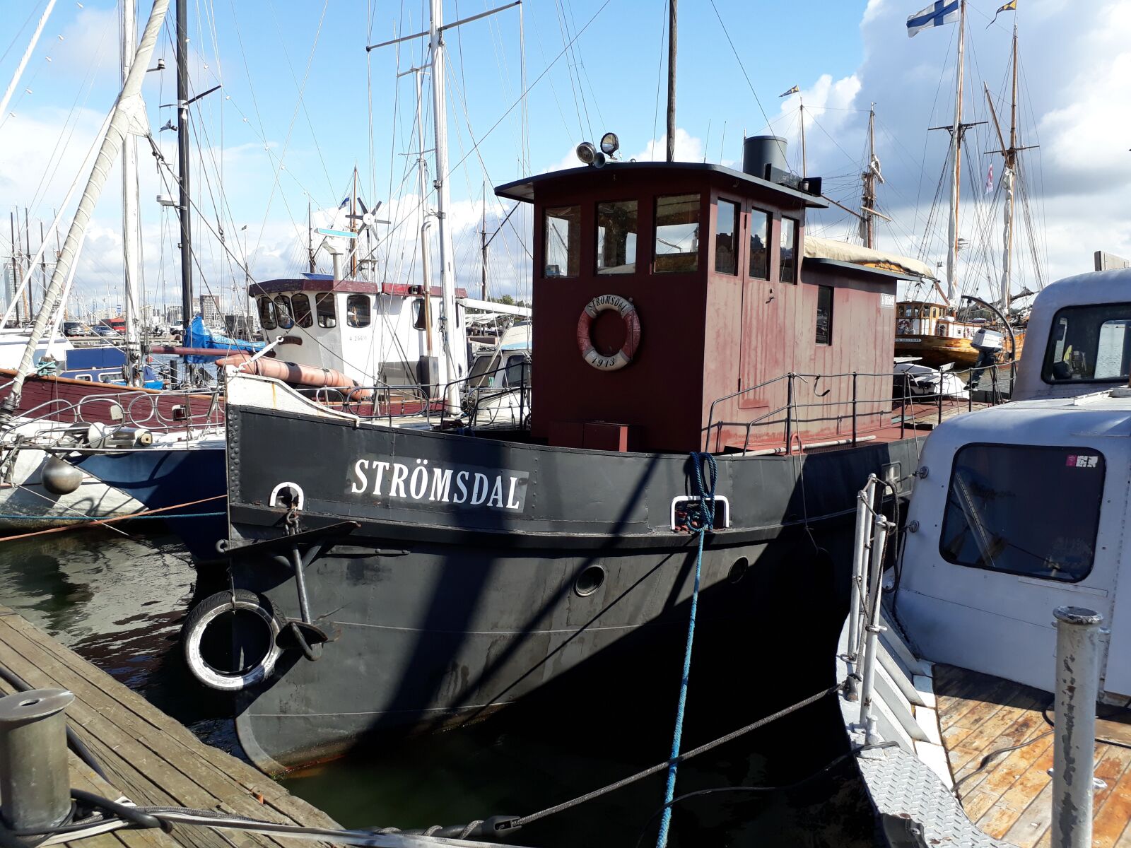 Samsung Galaxy A3(2017) sample photo. Boat, port, pier photography