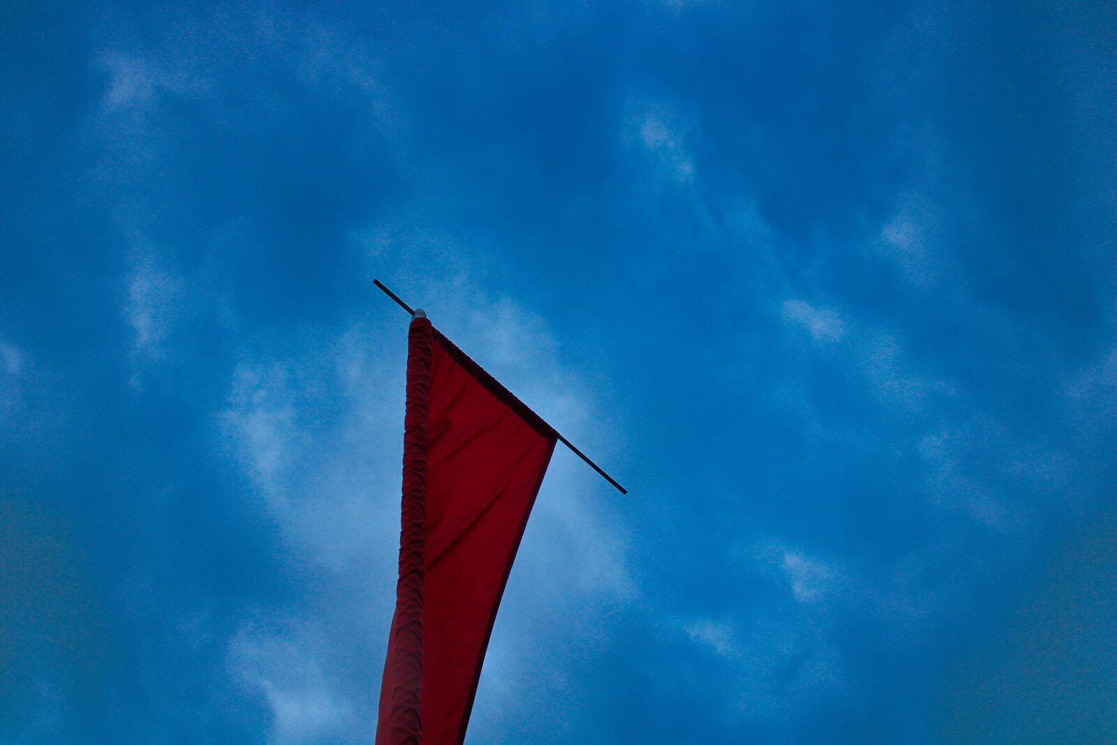 Canon EOS 2000D (EOS Rebel T7 / EOS Kiss X90 / EOS 1500D) sample photo. Flag, sky, cloud photography