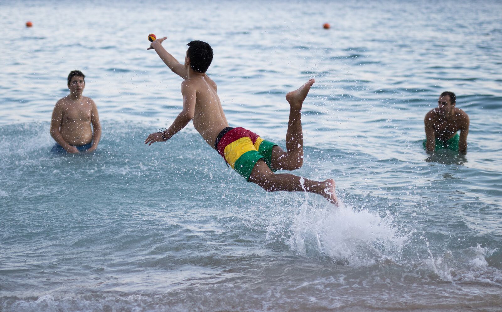 Canon EOS 750D (EOS Rebel T6i / EOS Kiss X8i) sample photo. Sea, water, game photography