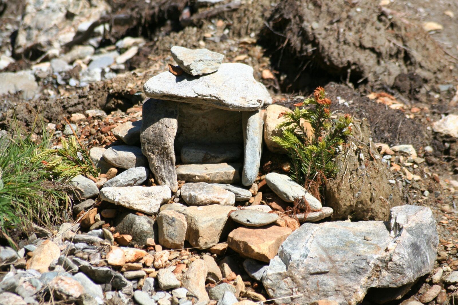Canon EOS 350D (EOS Digital Rebel XT / EOS Kiss Digital N) sample photo. Stones, stone house, mountains photography
