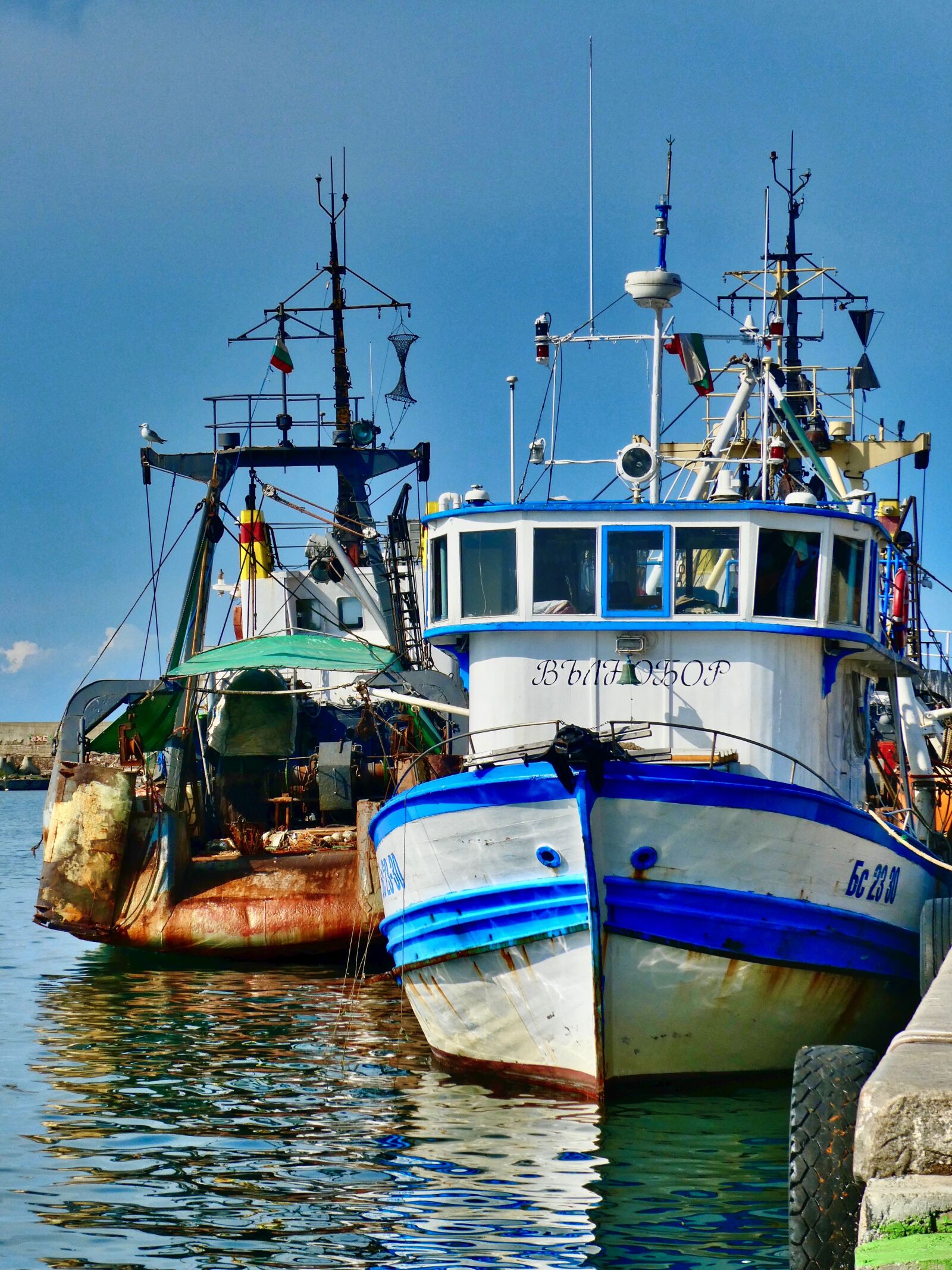 Panasonic Lumix DC-ZS70 (Lumix DC-TZ90) sample photo. Boats, fishing, port photography