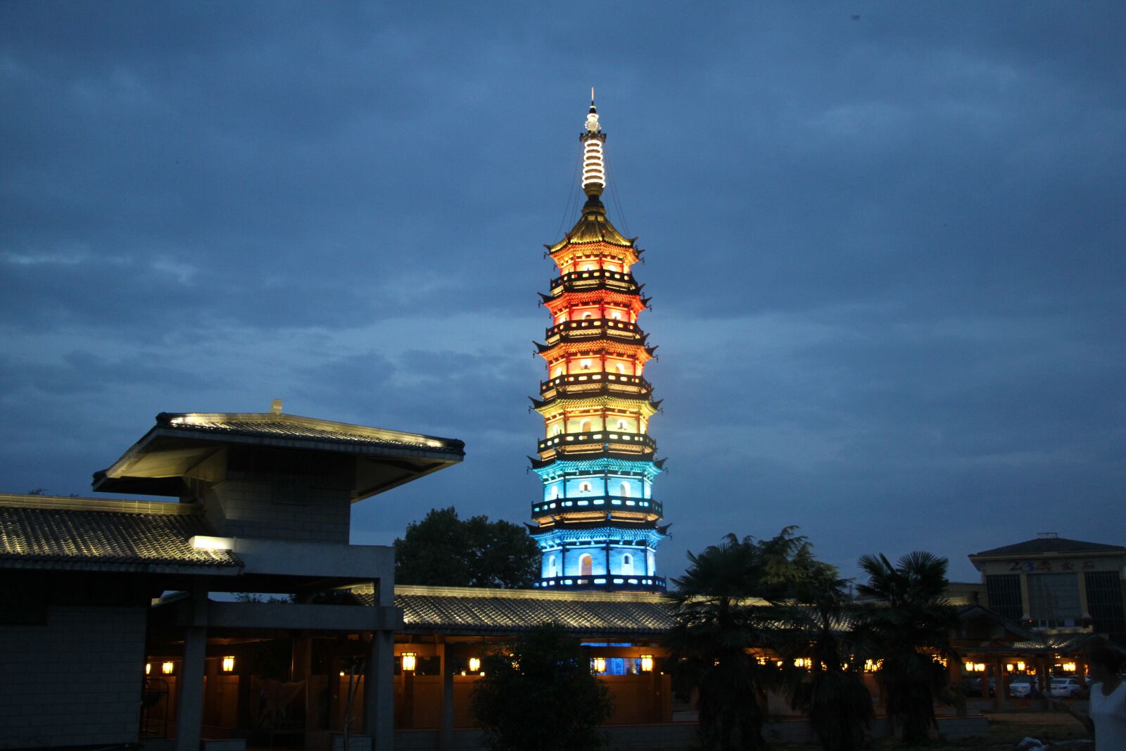 Canon EOS 7D sample photo. Architectural lighting, night view photography