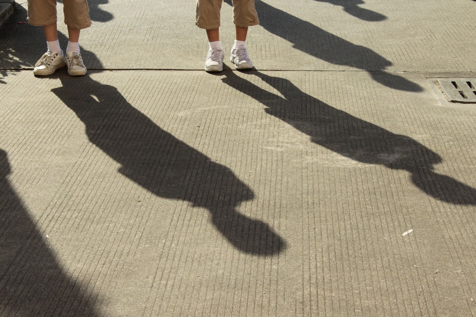 Canon EOS 600D (Rebel EOS T3i / EOS Kiss X5) sample photo. Shoes, on the playground photography