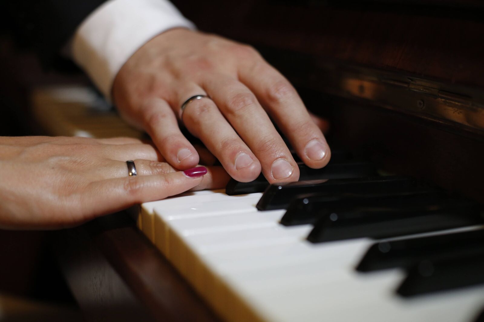 Canon EOS 5D Mark III sample photo. Hands, romantic, touch, wedding photography