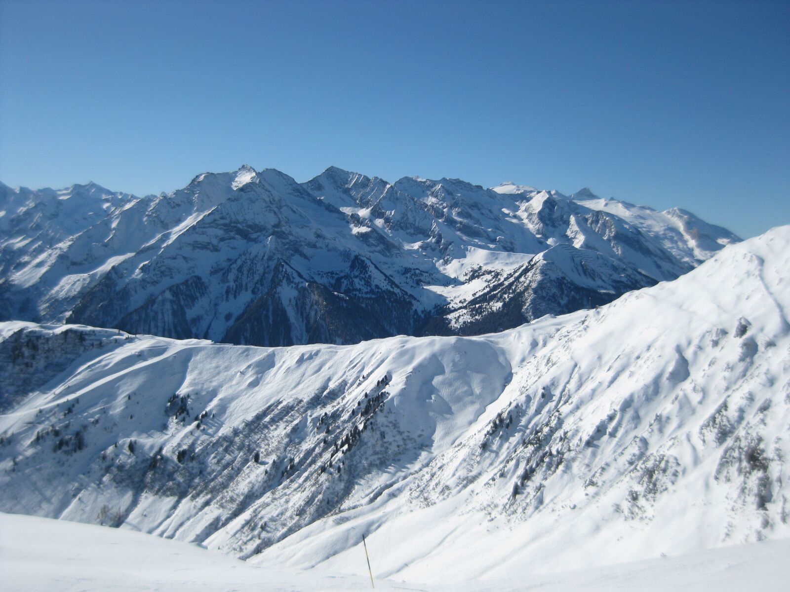 Canon PowerShot SD1100 IS (Digital IXUS 80 IS / IXY Digital 20 IS) sample photo. Alps, snow, ski photography