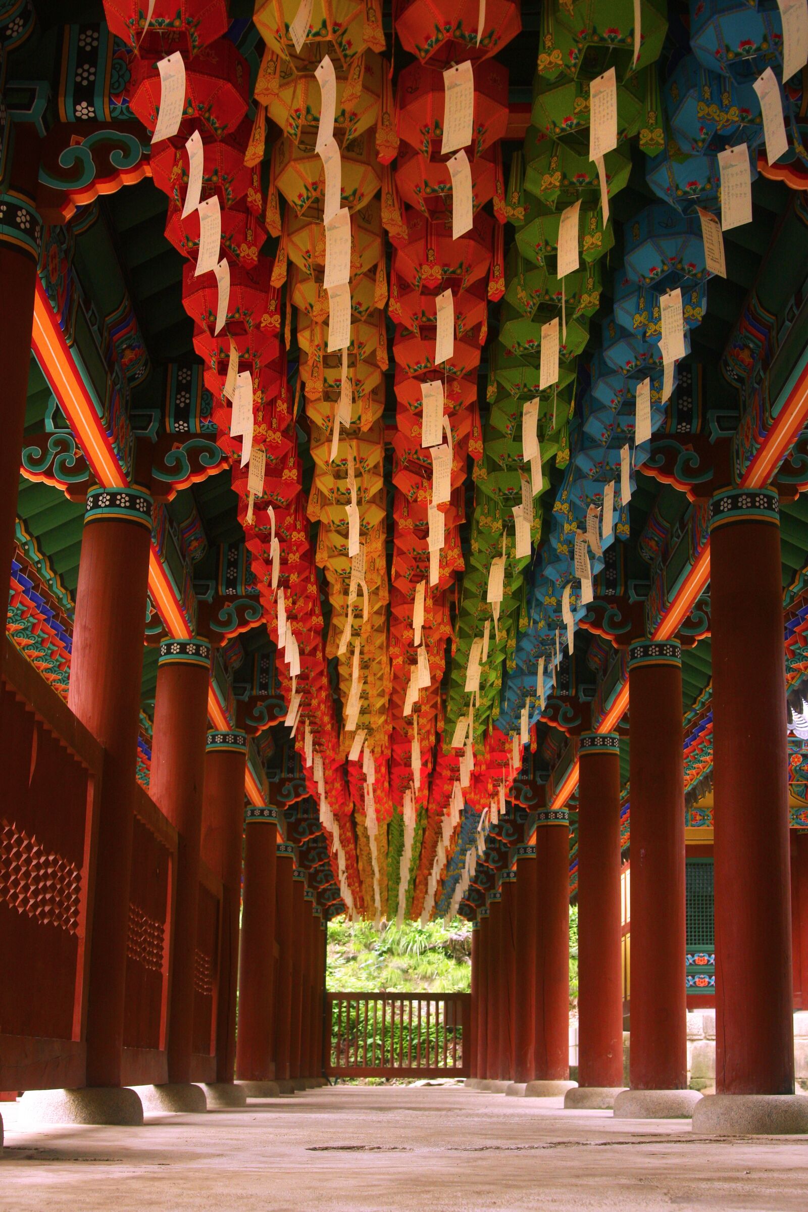 Canon EOS 40D sample photo. Temple, religion, lantern photography