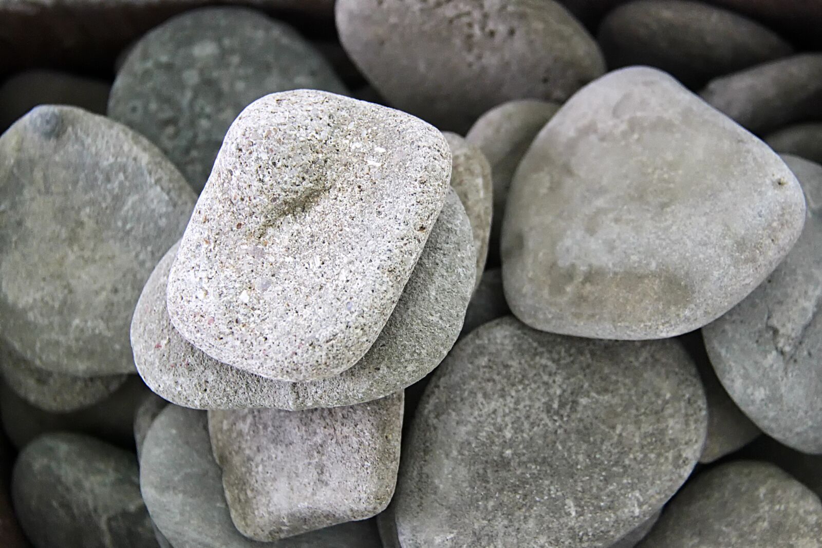 Canon EF-S 18-200mm F3.5-5.6 IS sample photo. Stones, rocks, nature photography