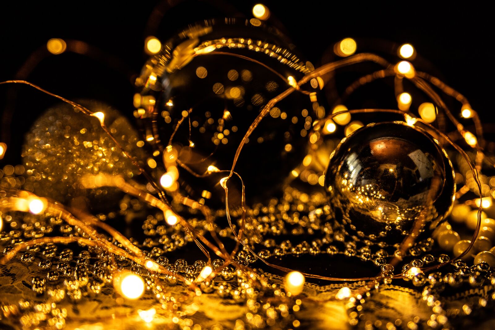 Canon EOS 6D Mark II sample photo. Christmas, lights, bokeh photography