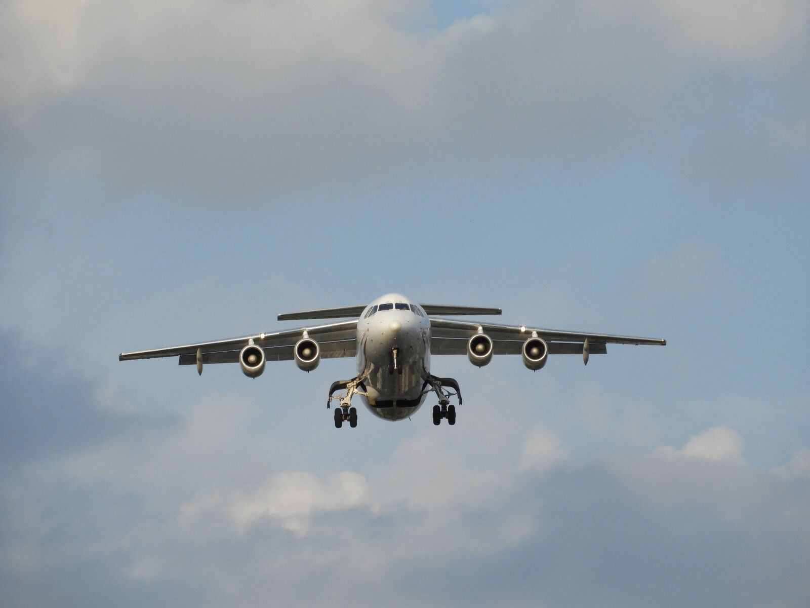 Nikon Coolpix B700 sample photo. Aircraft, landing, airport photography