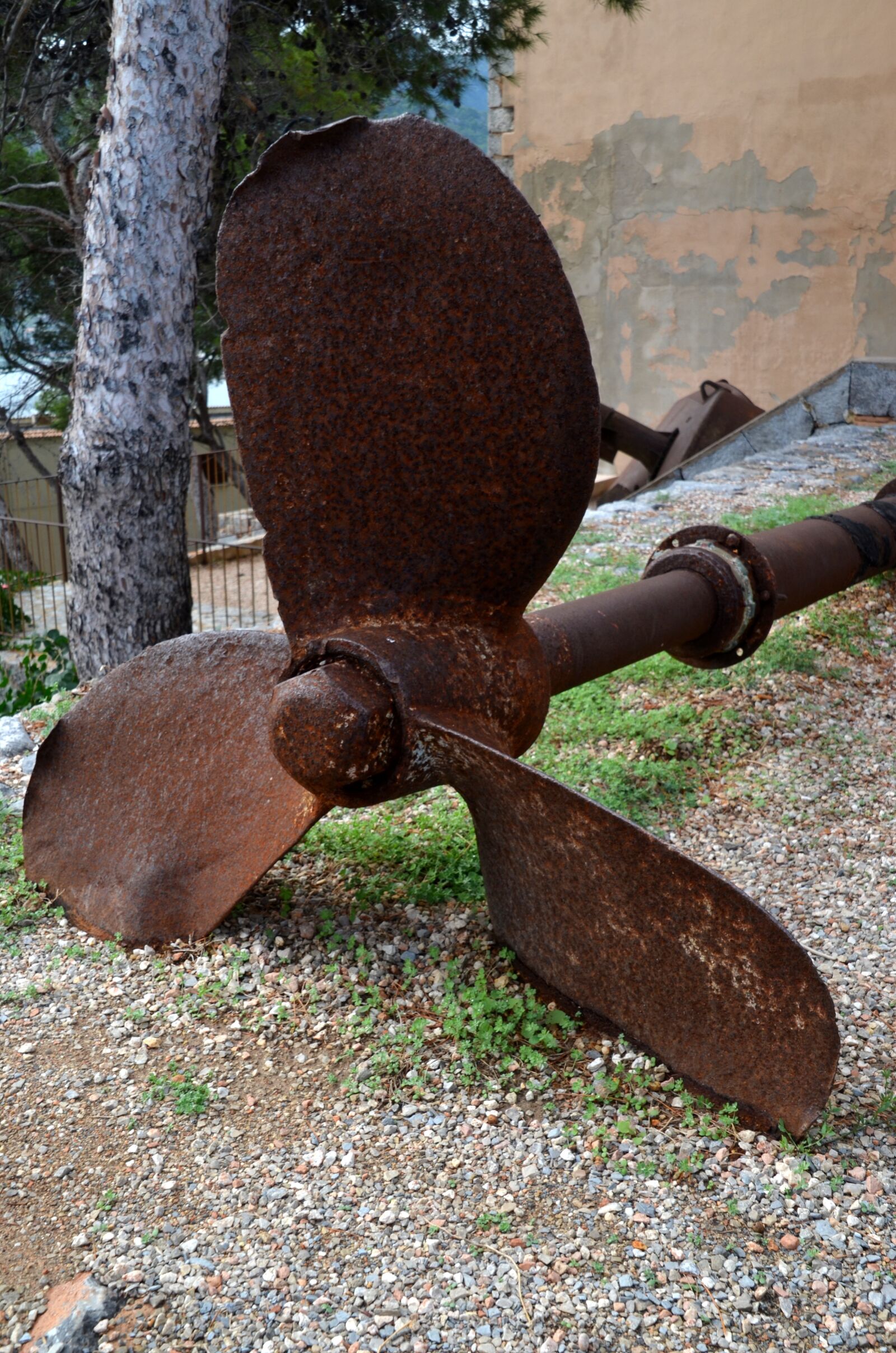 Nikon D5100 sample photo. Propeller, rust, screw photography