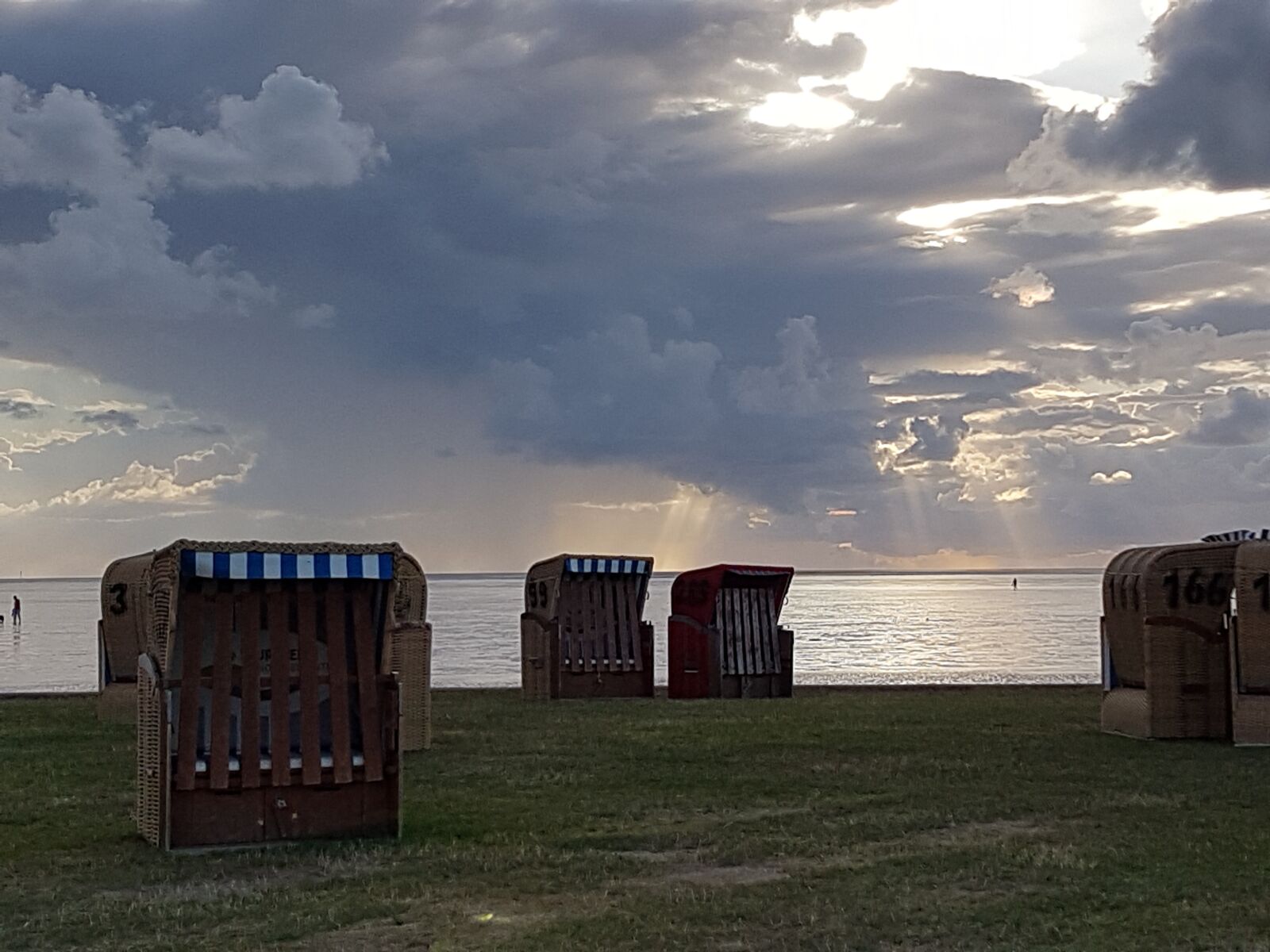 Samsung Galaxy S7 Edge sample photo. Beach chair, watts, sea photography
