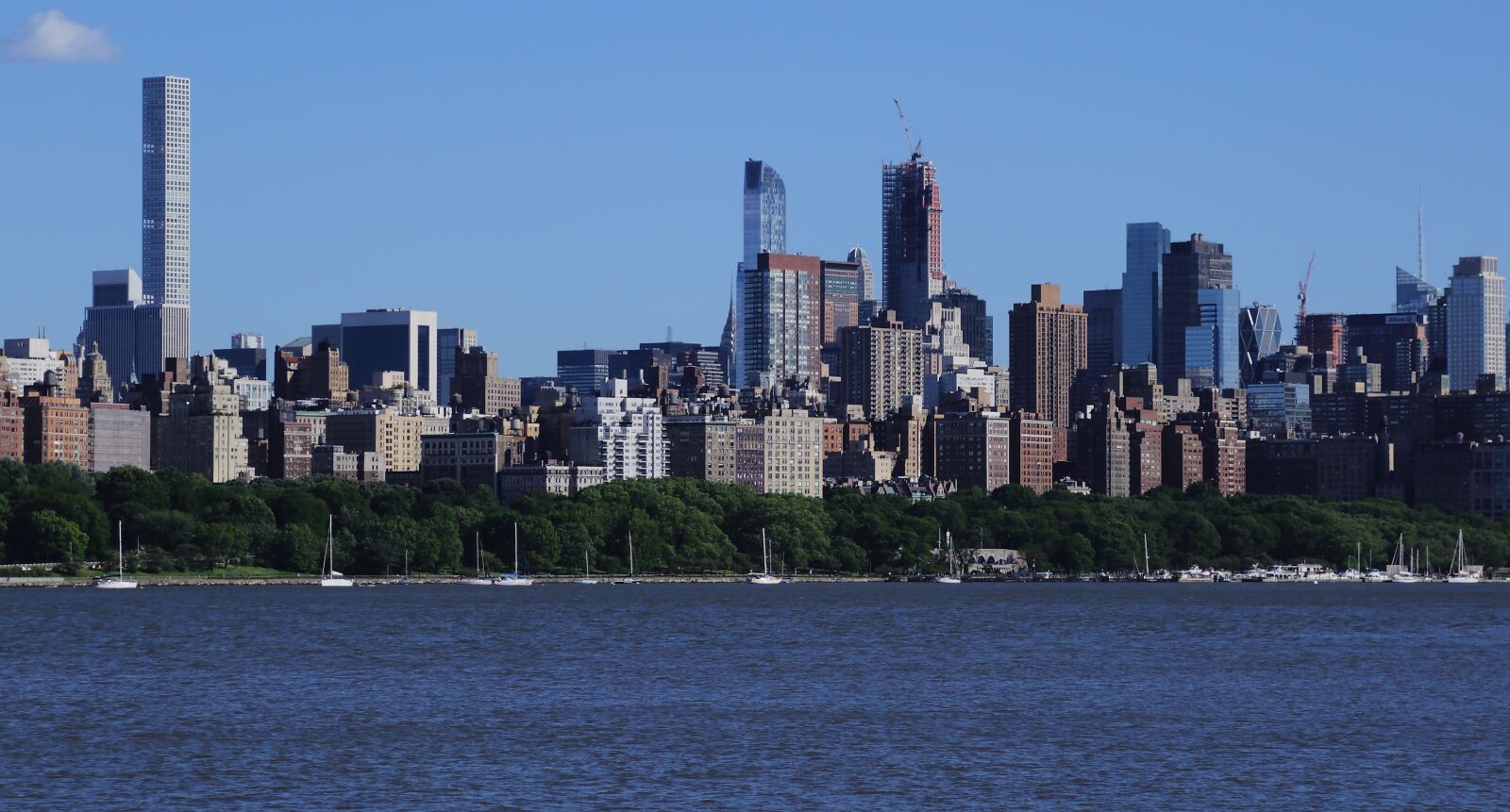 Canon EF 24-105mm F4L IS USM sample photo. Skyline, city, building photography
