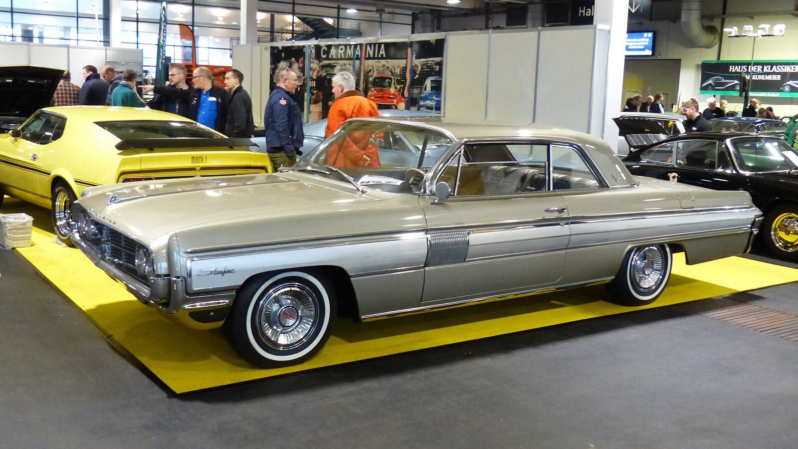 Panasonic Lumix DMC-FZ200 sample photo. Fair, exhibition, oldtimer photography