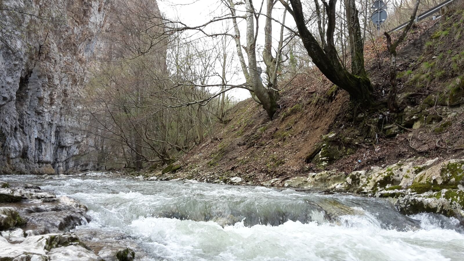 Samsung Galaxy S5 Mini sample photo. Bigar, romania, waterfall photography