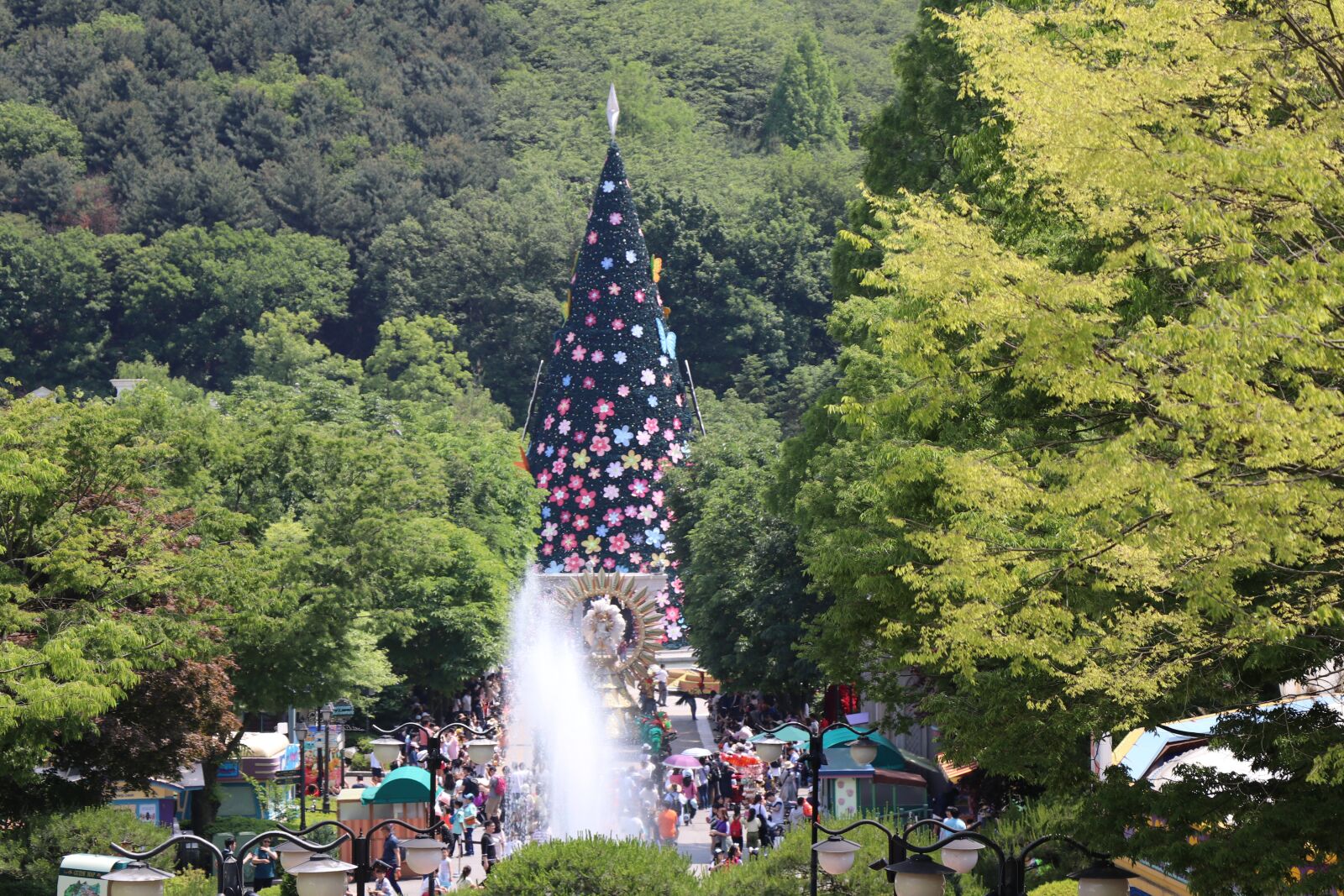Canon EF-S 18-135mm F3.5-5.6 IS USM sample photo. Amusement park, south korea photography