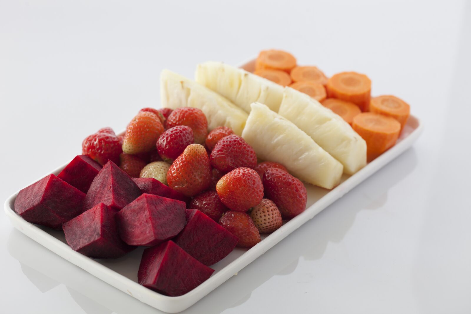 Canon EF 100mm F2.8L Macro IS USM sample photo. Carrot, pineapple, beet photography
