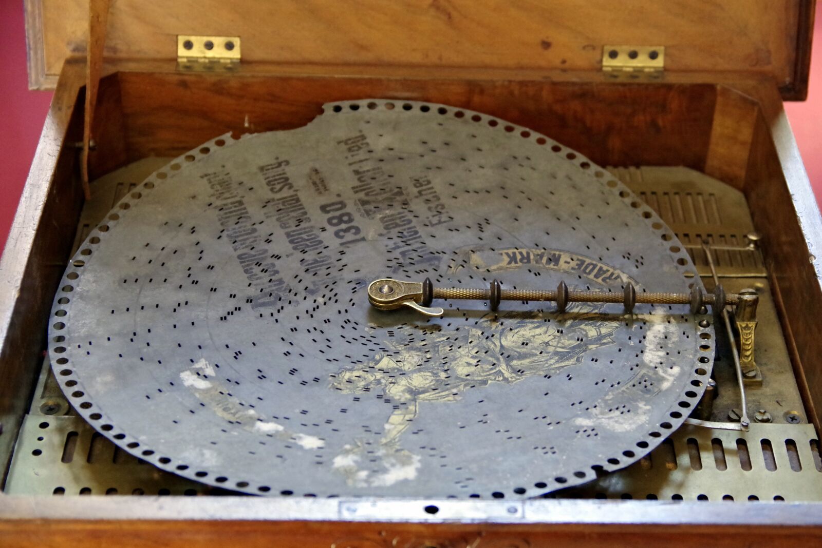 Pentax K-S2 sample photo. Started the gramophone, motherboard photography