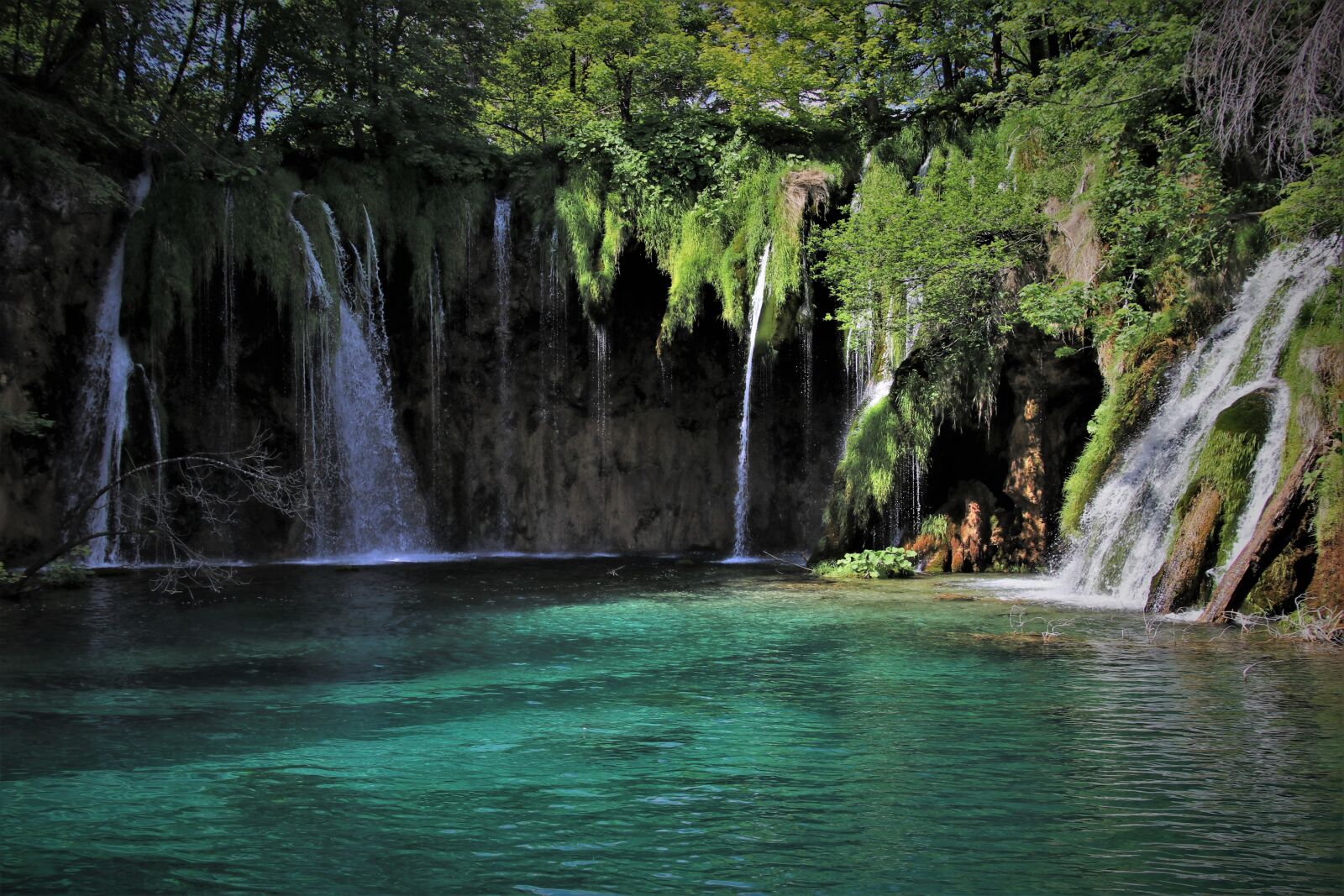 Canon EOS 80D sample photo. Green water, paradise, waterfall photography