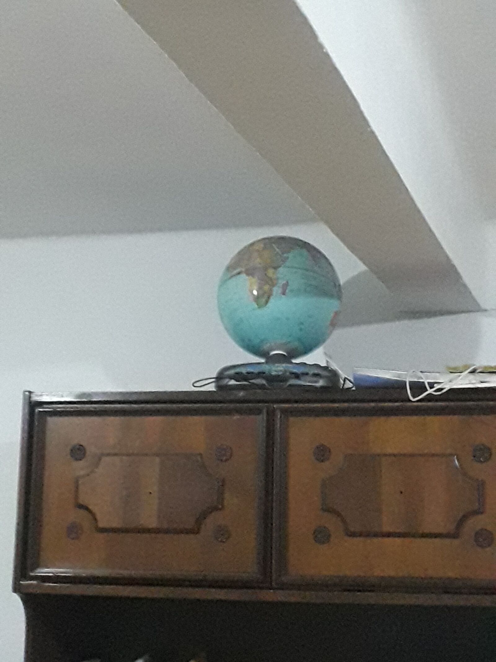 Samsung Galaxy J4 sample photo. Globe, house, world photography