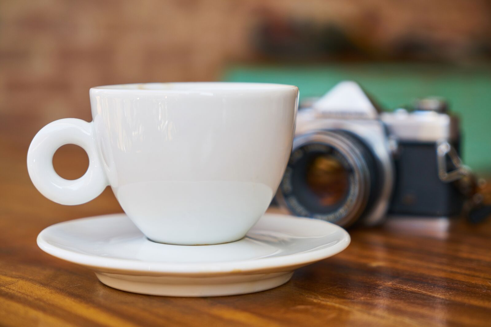Sony a7R II sample photo. Old, camera, lens photography