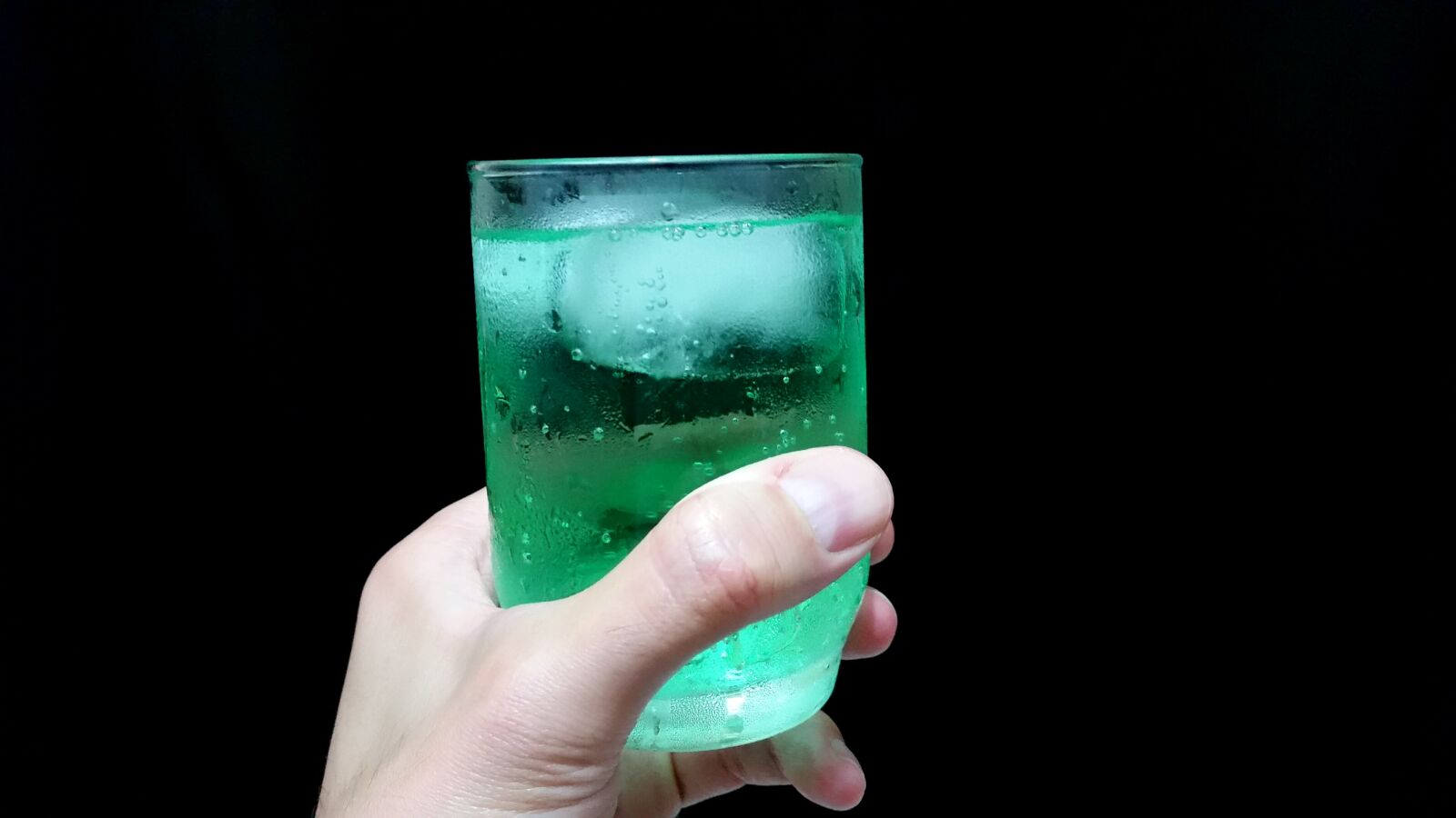 Samsung Galaxy S5 sample photo. Drink, hand, glass photography