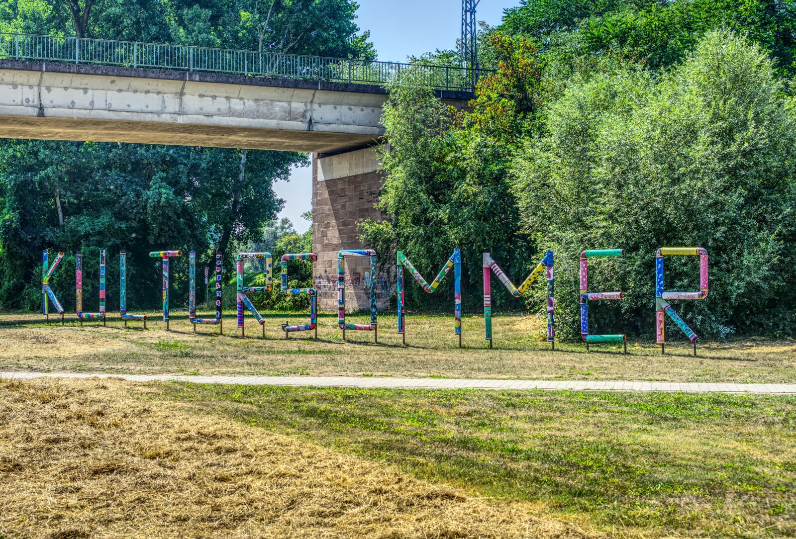 Sony a6000 + Sony E 35mm F1.8 OSS sample photo. Summer of culture, art photography