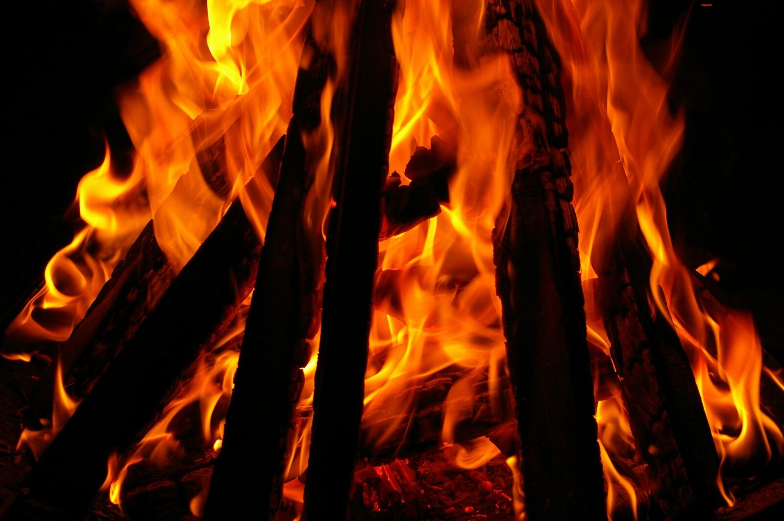 Pentax *ist DL2 sample photo. Fire bowl, fire, flame photography