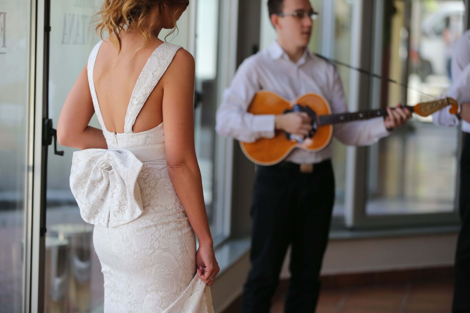 Canon EOS 5D Mark III sample photo. Wedding, musician, wedding dress photography