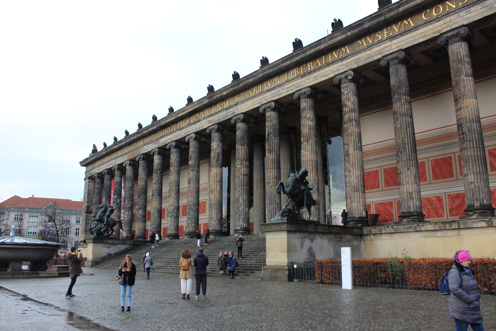 Canon EOS 700D (EOS Rebel T5i / EOS Kiss X7i) sample photo. Altes museum, berlin, historic photography