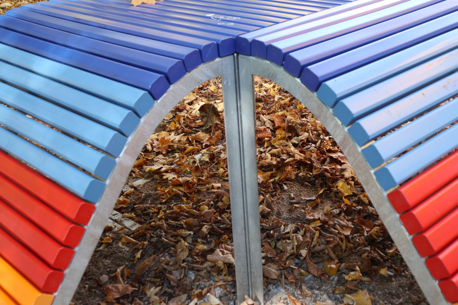 Canon EF-M 15-45mm F3.5-6.3 IS STM sample photo. Bench, color, colorful, colors photography
