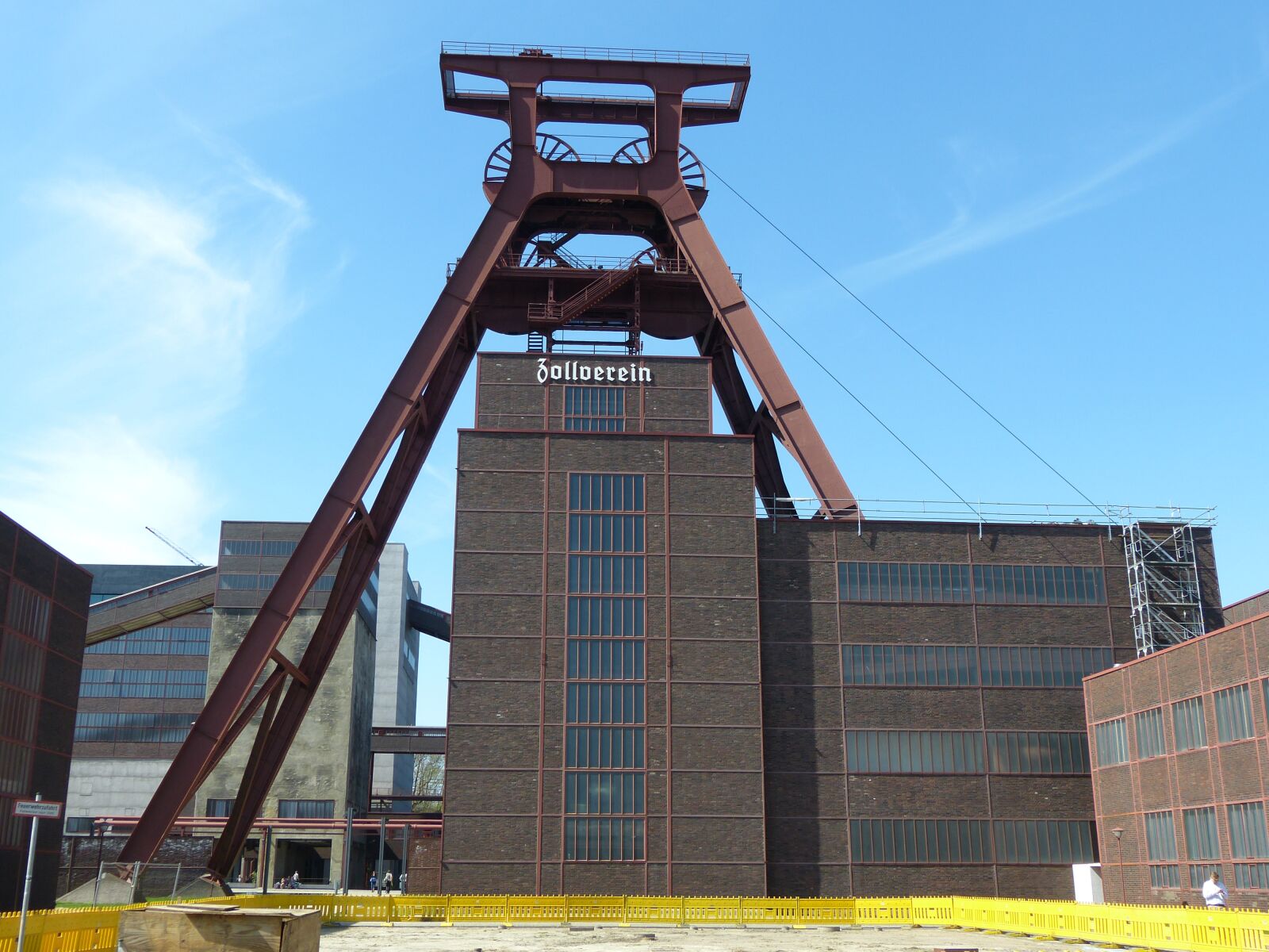 Panasonic Lumix DMC-FZ150 sample photo. Eat, bill, zollverein photography