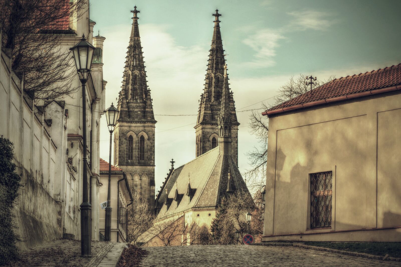 Olympus OM-D E-M10 sample photo. Street, city, architecture photography