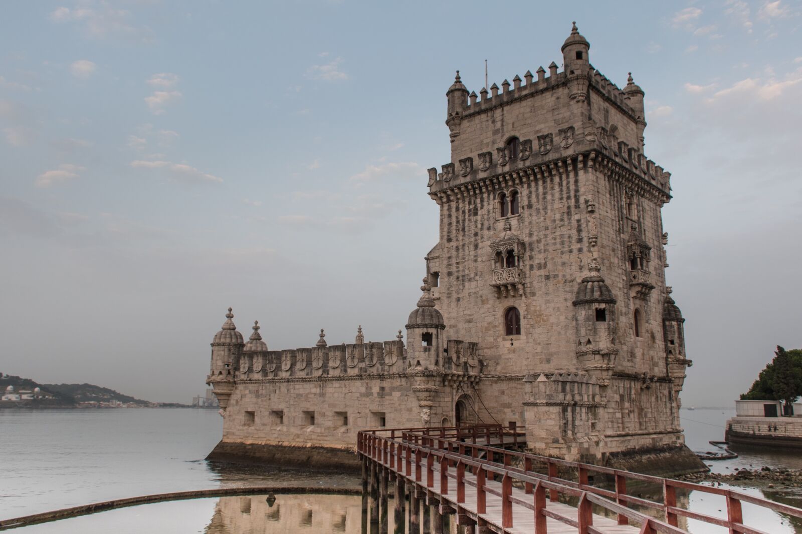 Nikon D5600 sample photo. Architecture, lisbon, seaside photography