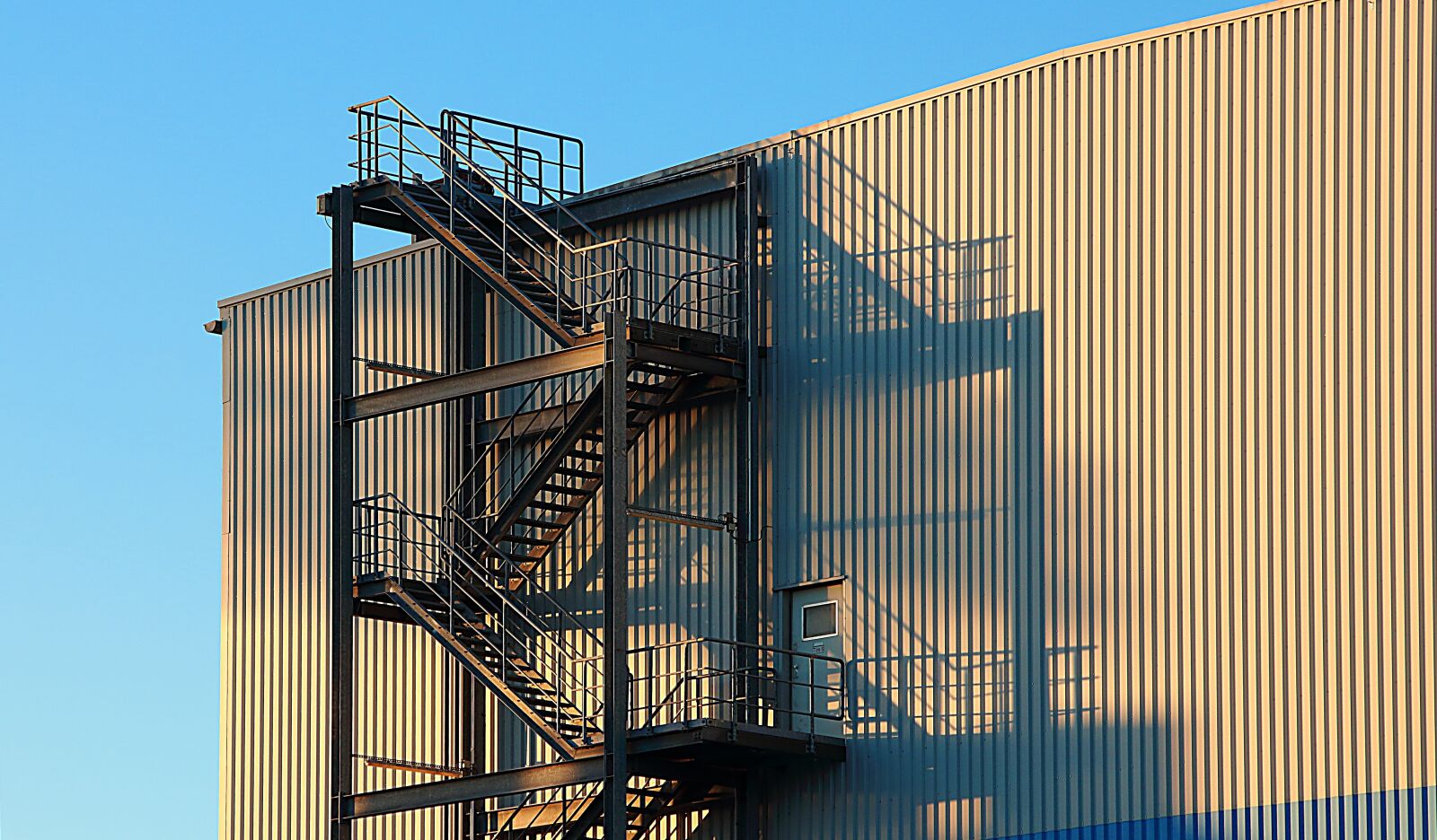 Canon EOS 700D (EOS Rebel T5i / EOS Kiss X7i) sample photo. Industry, industrial building, factory photography