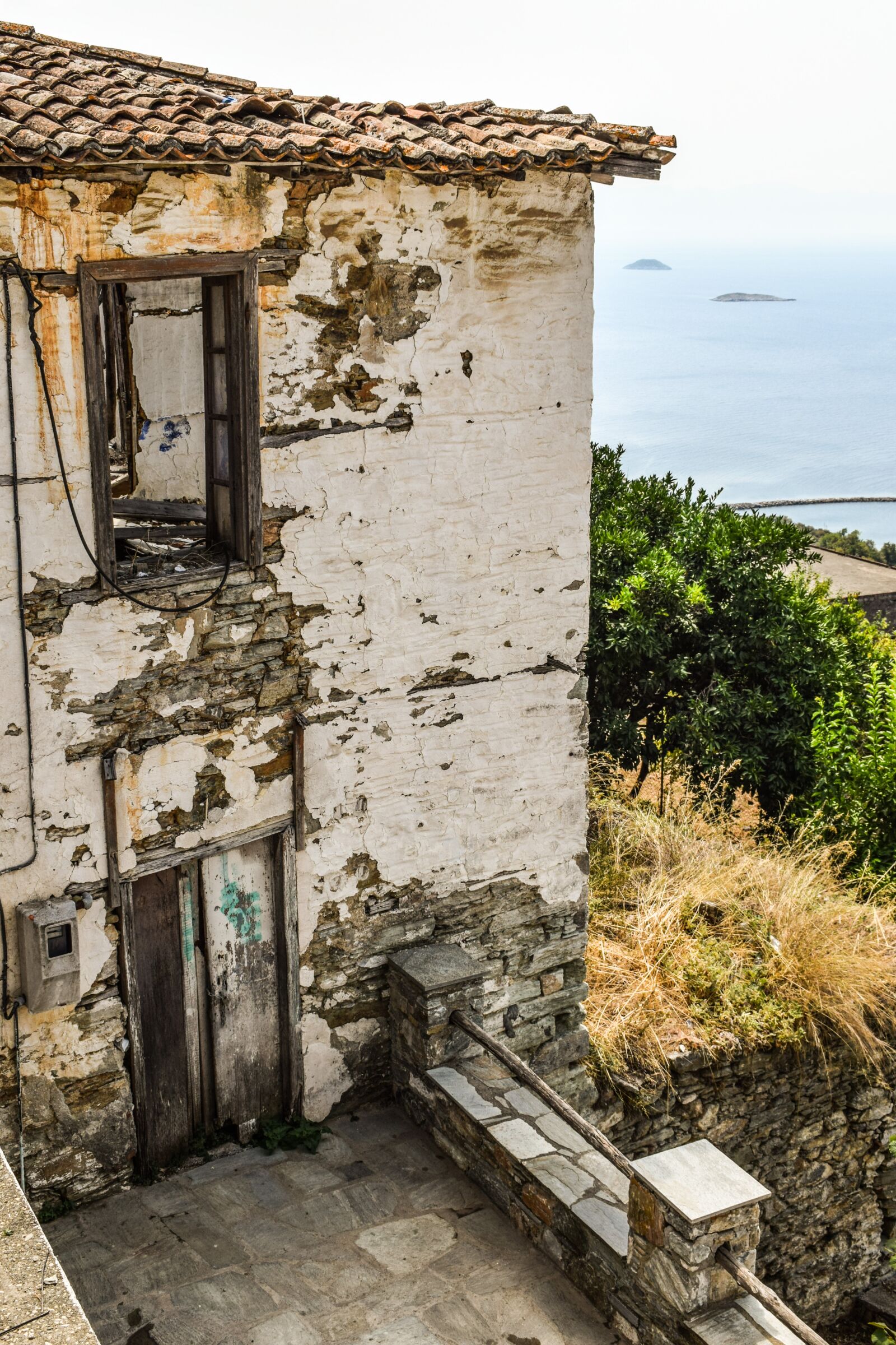 Nikon D3300 sample photo. Old house, decay, abandoned photography