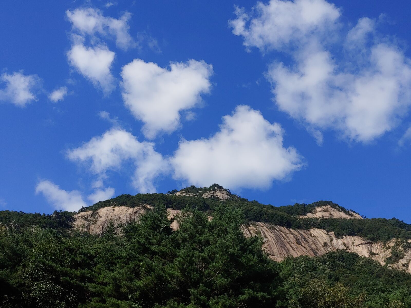 LG LM-G710N sample photo. Cloud, hart, blue sky photography