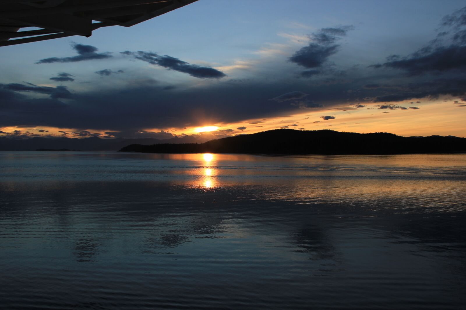 Canon EOS 550D (EOS Rebel T2i / EOS Kiss X4) sample photo. Alaska, cruise, sunrise photography