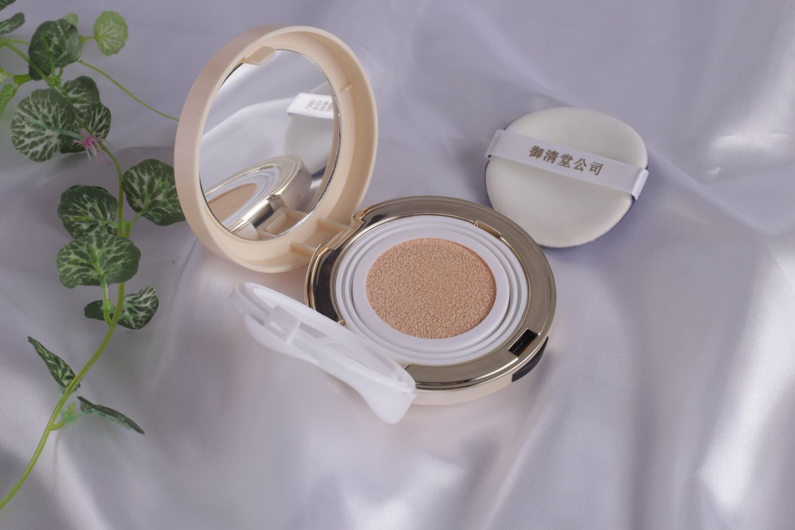 Canon EF 50mm F1.8 II sample photo. Cosmetics, woman, make up photography
