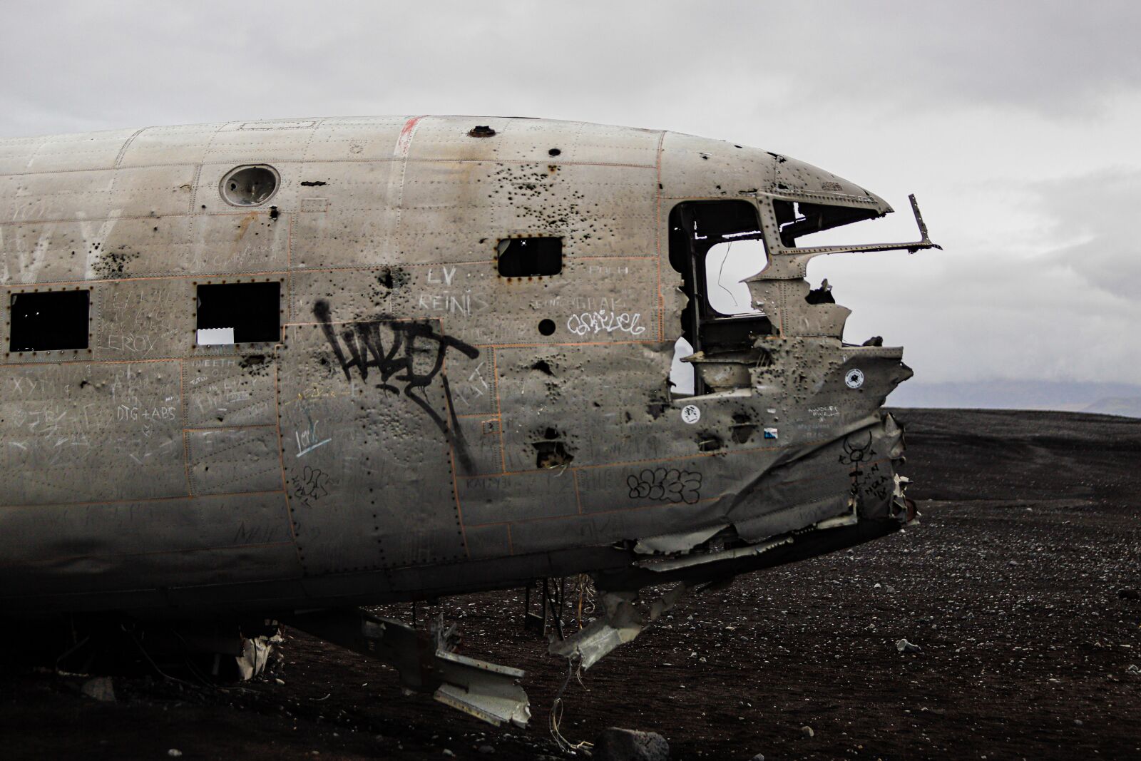 Canon EF 70-200mm F2.8L USM sample photo. Plane wreck, places of photography